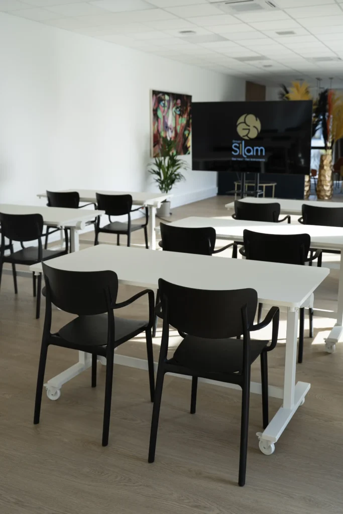 Location de l'Atelier 735 en tant que salle de classe et de réception en normandie.