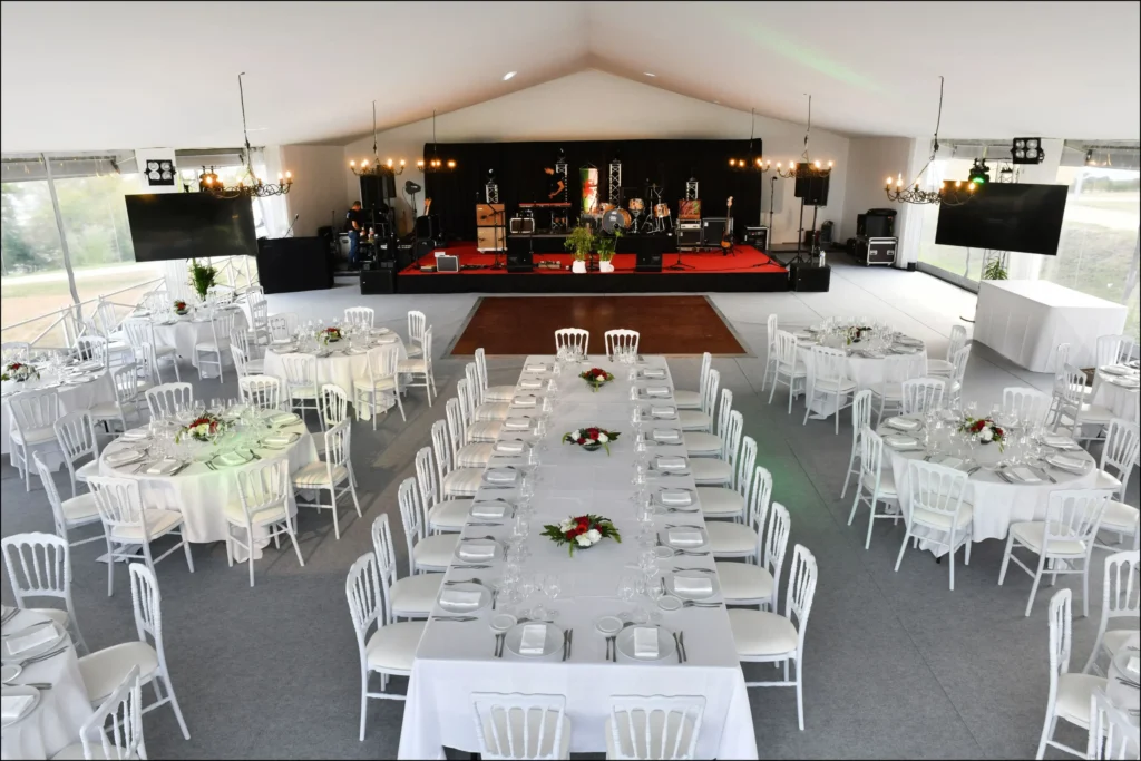 Dîner sous tente au château des deux lions, lieu partenaire du Groupe Silam.