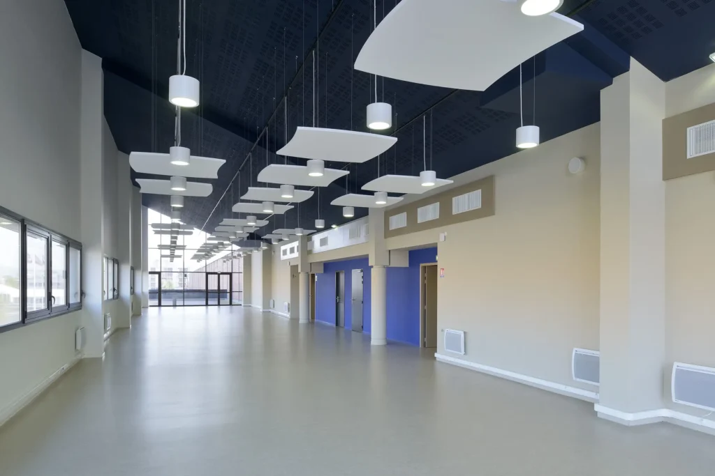 Couloir du Carré des Docks du Havre, lieu partenaire du Groupe Silam.