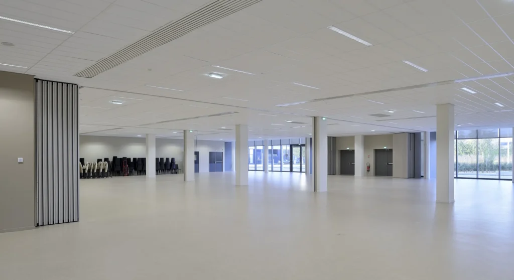 Salle de réception d'un lieu partenaire du Groupe Silam en Normandie.