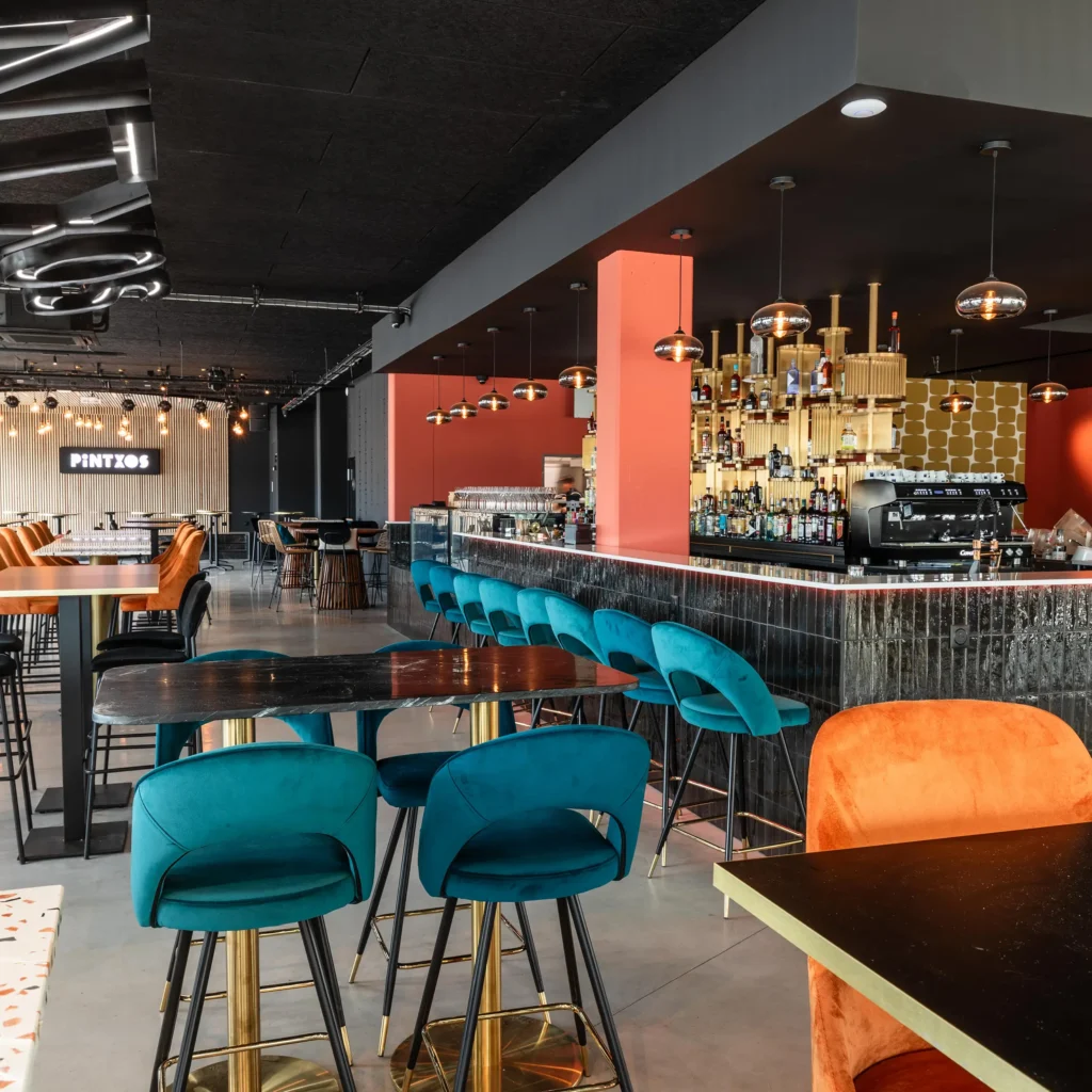 Salle du restaurant le Pintxos à Rouen, lieu référent du Groupe Silam.