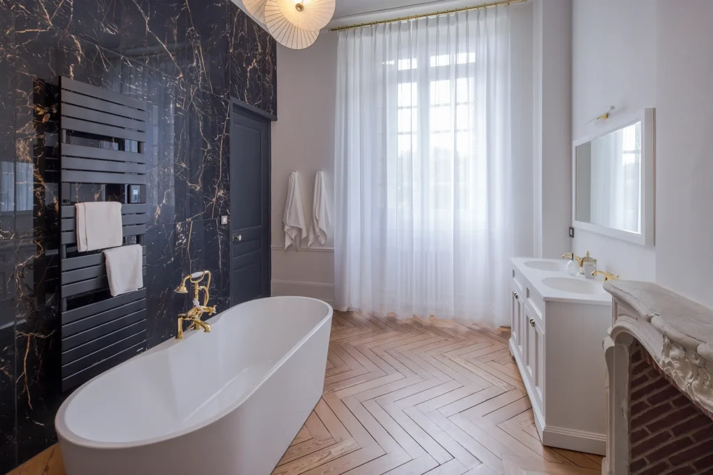 Salle de bain du Château de Roumare, lieu partenaire du Groupe Silam.