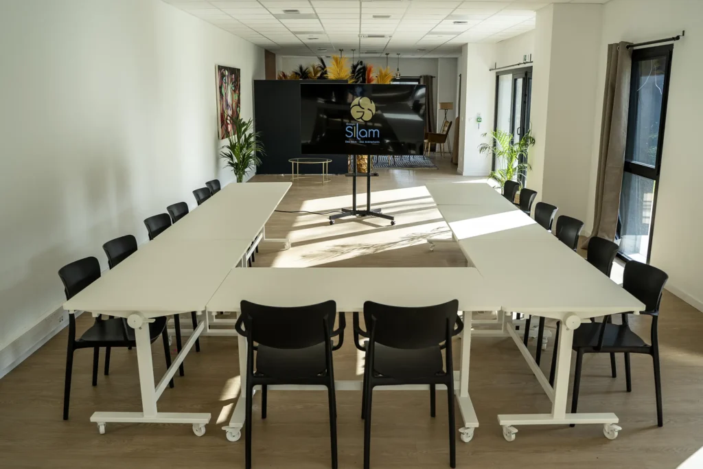 Location de l'Atelier 735 en tant que salle de réunion en U en normandie.