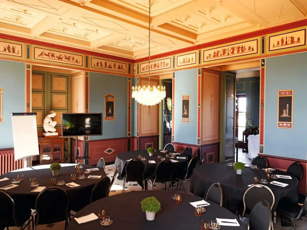 Table ronde au château des deux lions, lieu partenaire du Groupe Silam.