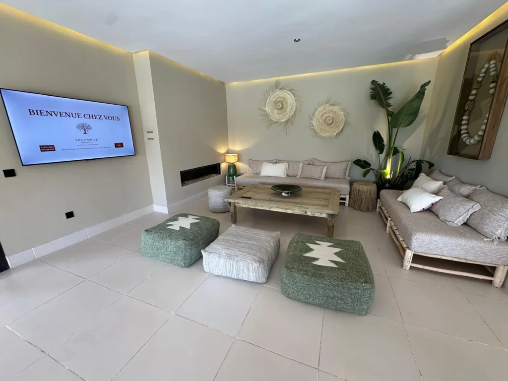 Salon d'une maison de luxe à Marrakech, lieu événementiel du Groupe Silam.