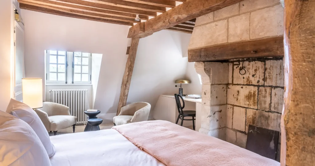 Chambre confortable de l'hôtel les manoirs des portes de Deauville, lieu événementiel référent du Groupe Silam.
