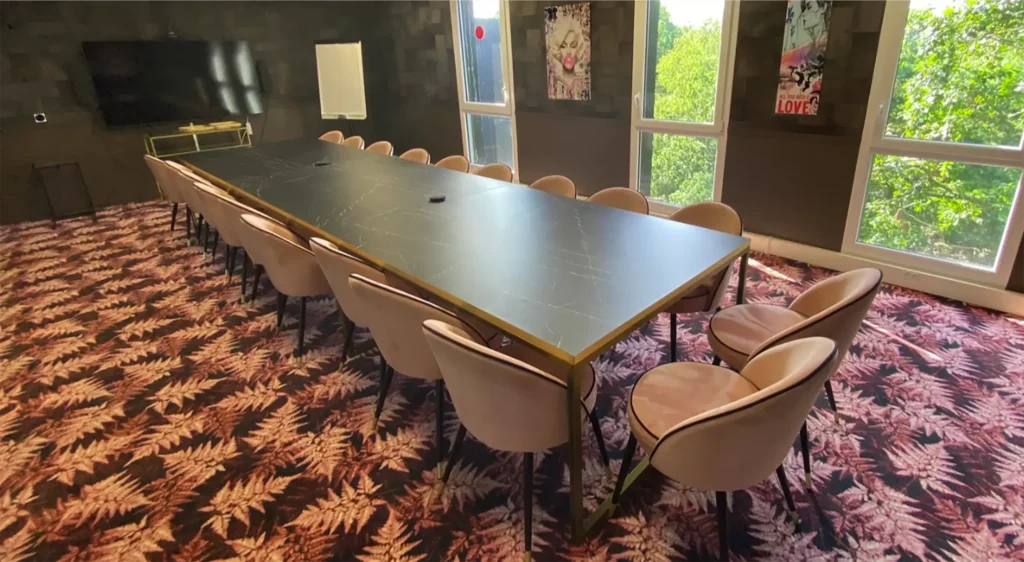 Salle de réunion d'Orion We Hub au Madrillet, lieu référent du Groupe Silam.