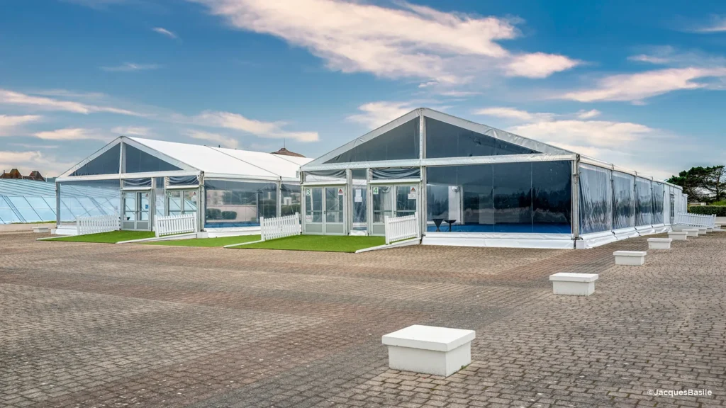 Terrasse au centre international de Deauville, lieu référent du Groupe Silam.
