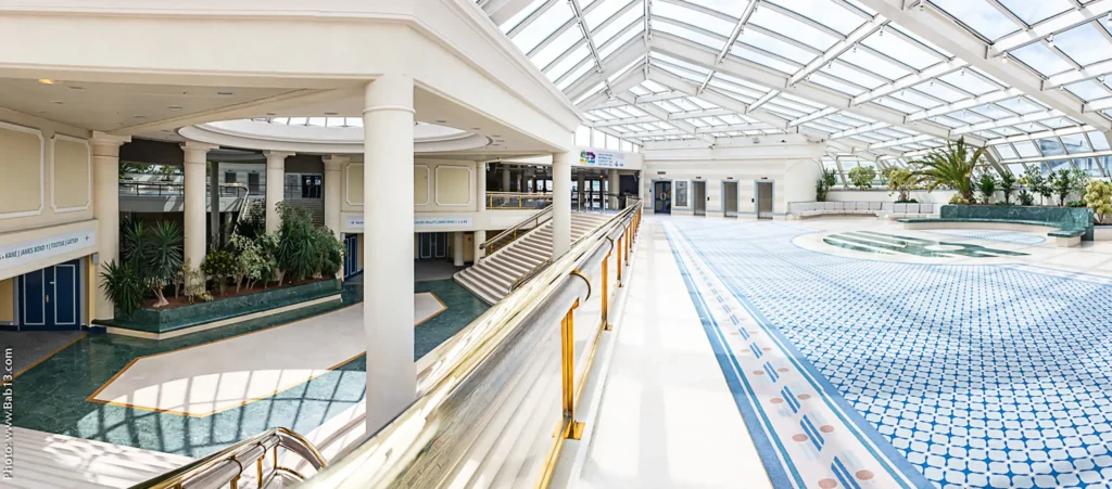 Verrière au centre international de Deauville, lieu référent du Groupe Silam.