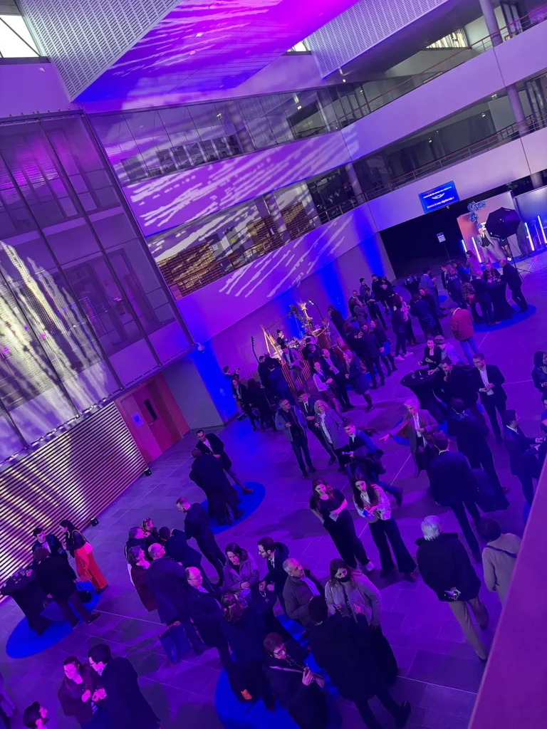 Cocktail et mise en lumière par le Groupe Silam pour l'ENSTA.