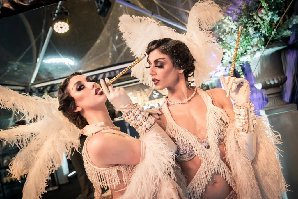 Danseuses pour une soirée à thème en Normandie Ferrero organisée par le Groupe Silam.