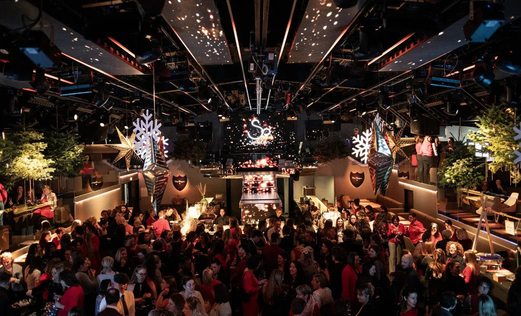 Le So Rouen pour l'arbre de noël d'une entreprise normande. Ce club fait parti des lieux événementiels en Normandie appartenant au Groupe Silam.