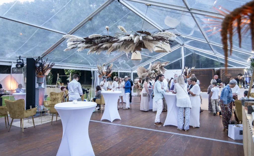Cocktail déjeunatoire au château organisé par le Groupe Silam.