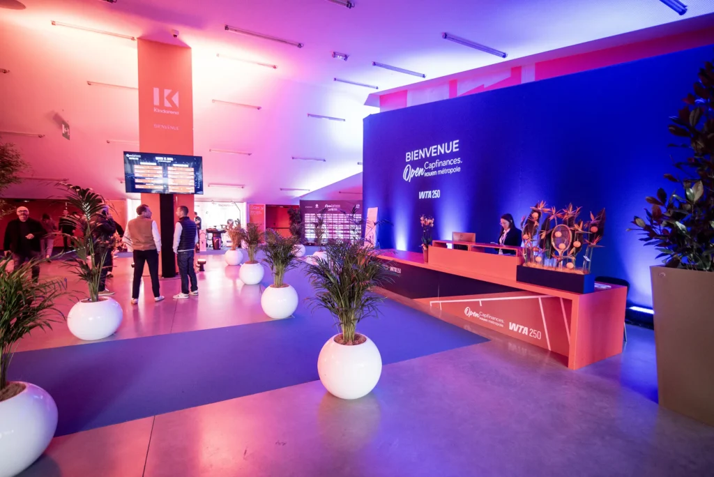 Hall d'accueil de l'Open Capfinances Rouen Métropole, aménagé par le Groupe Silam.