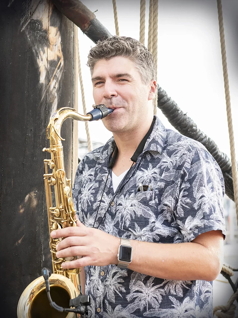 Saxophoniste professionnel parmi les artistes du Groupe Silam, notre agence événementielle à Rouen.