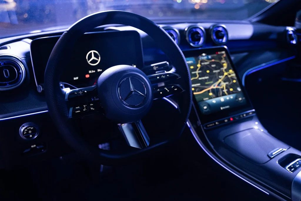 Intérieur d'une nouvelle Mercedes-Benz pour le lancement ou reveal d'un nouveau véhicule organisé par le Groupe Silam.
