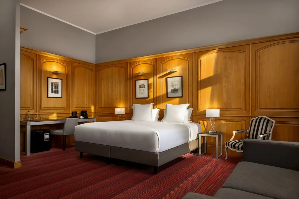 Chambre de l'hôtel Bourgtheroulde, lieu partenaire du Groupe Silam.