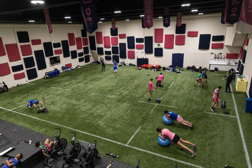 Salle de sport du Stade Jean Bouin, lieu référent pour vos événements organisés par le Groupe Silam.