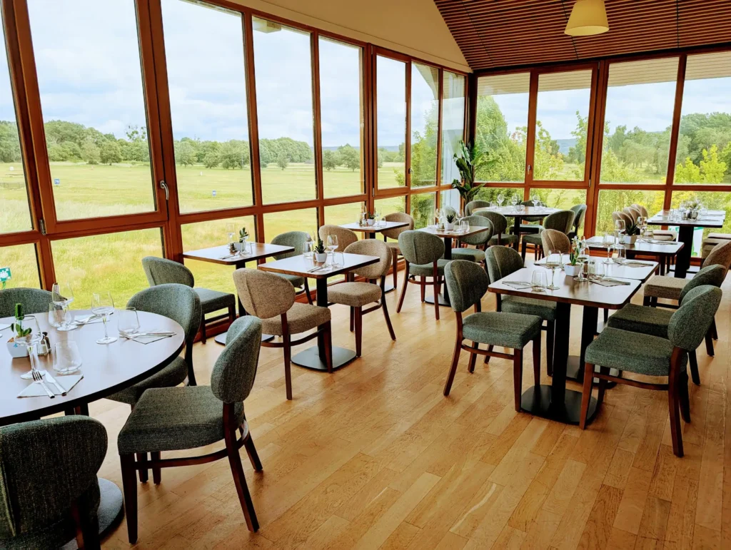 Restaurant à la base de loisirs de Jumièges - Le Mesnil, lieu partenaire du Groupe Silam.