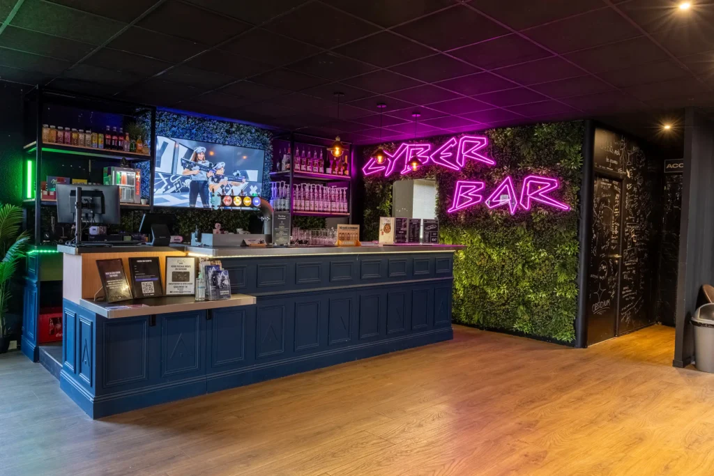 Bar de la salle de réalité virtuelle EVA Rouen, lieu événementiel partenaire du Groupe Silam.