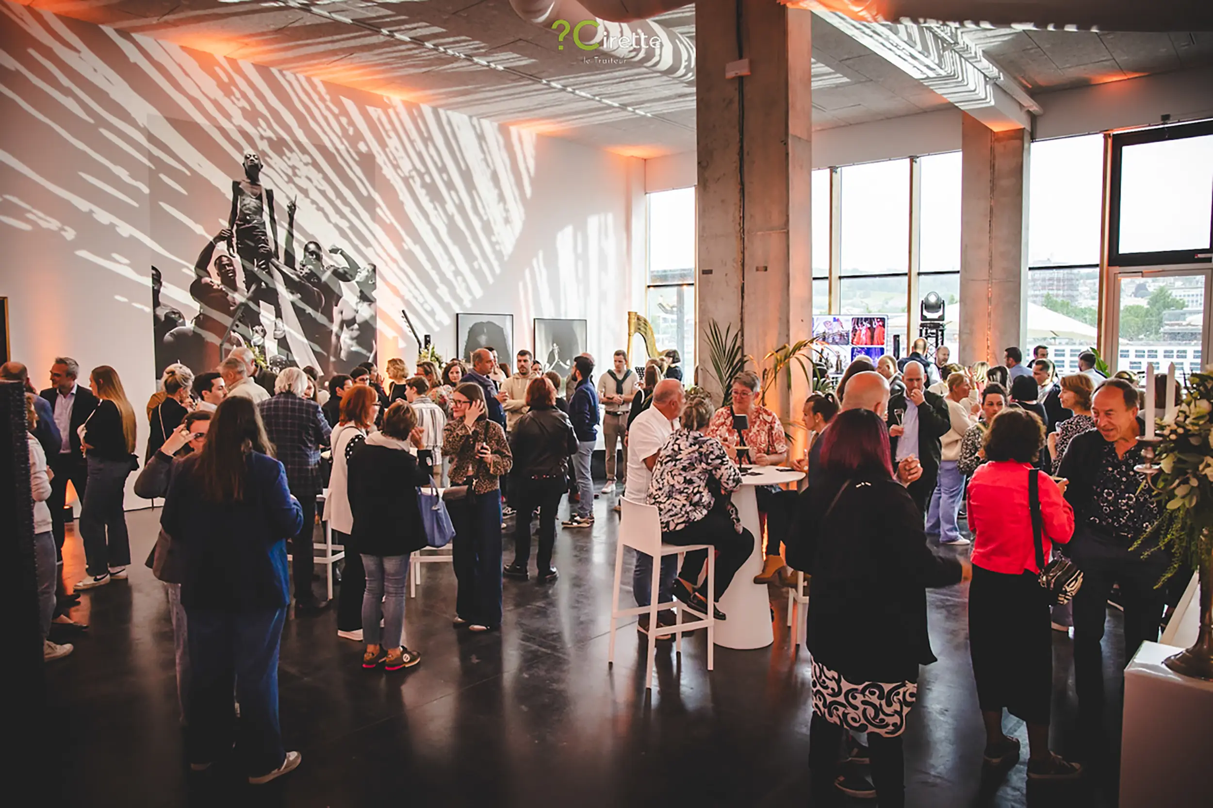 Événement d'entreprise au Centre d'art contemporain du Hangar 107 à Rouen, dont le Groupe Silam est mécène.