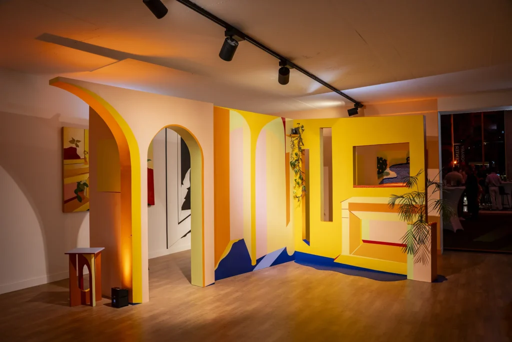 Mise en scène dans un centre d'art à Rouen dont le Groupe Silam est Mécène.
