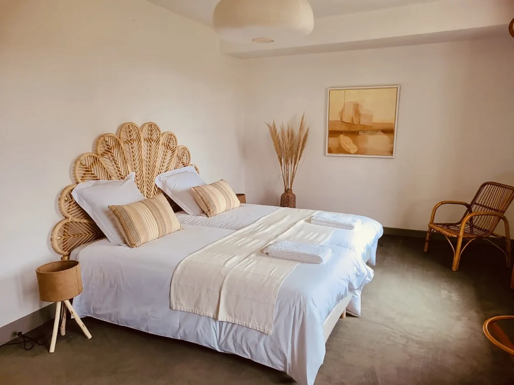 Chambre du Manoir de Corny en Normandie, hébergement pour vos séminaires et événements professionnels organisés par le Groupe Silam.