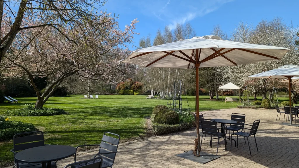 Jardin du Manoir de Corny en Normandie, hébergement pour vos séminaires et événements professionnels organisés par le Groupe Silam.