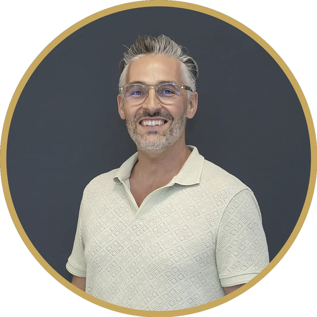 Portrait de Baptiste, photographe et directeur artistique au Groupe Silam.